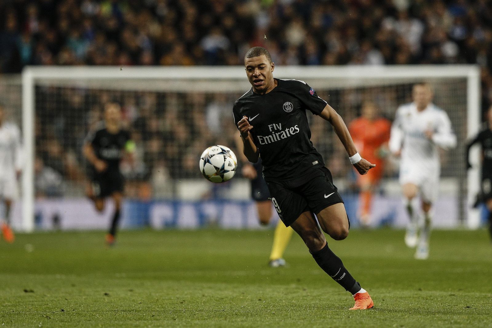 德甲前瞻：汉堡主场强势伤病多，法兰克福交锋往绩14年不败（德甲前瞻：汉堡主场强势但伤兵满营，法兰克福交锋14年不败）