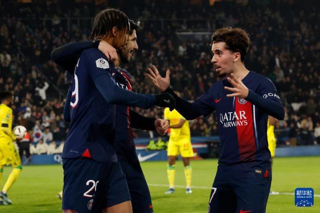 曼联重返英超前六（曼联再度跻身英超前六）