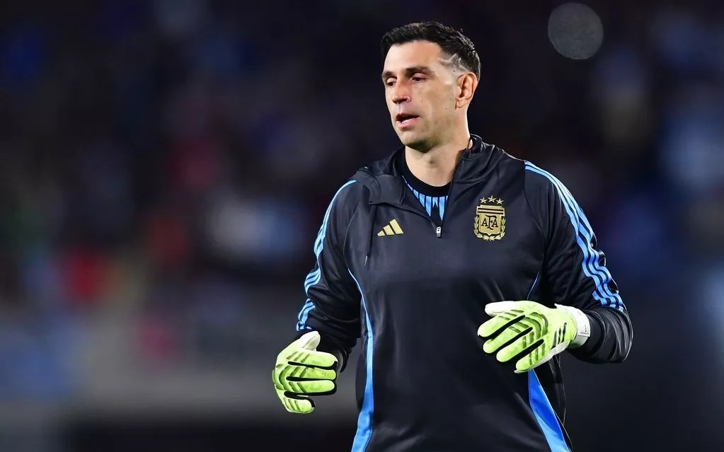 斯洛特：最后时刻我们更像9人应战，很多判罚取决于裁判临场（斯洛特：收官阶段我们形同九人作战，判罚多依裁判临场尺度）