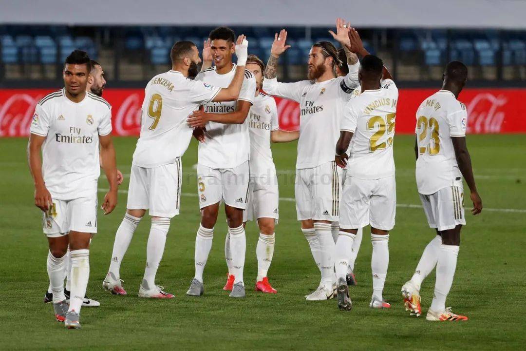 科尔：不清楚巴特勒的具体伤情，训练师告诉我他下半场不会上