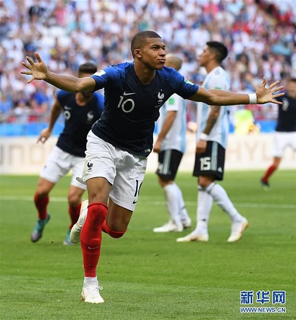 队报盘点明夏自由身球员：罗伯逊、于帕、本泽马、迈尼昂在列（队报梳理明夏自由球员名单：迈尼昂、本泽马、于帕、罗伯逊等在列）