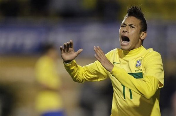 张琳艳身穿阿根廷2026世界杯球衣：期待在美加墨见到梅西