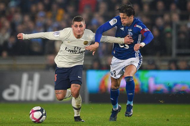 意媒：曼联只想纯租借梅努，球员本人愿意以此方式前往意甲（意媒：曼联只接受租借放行梅努，球员愿以租借身份赴意甲）