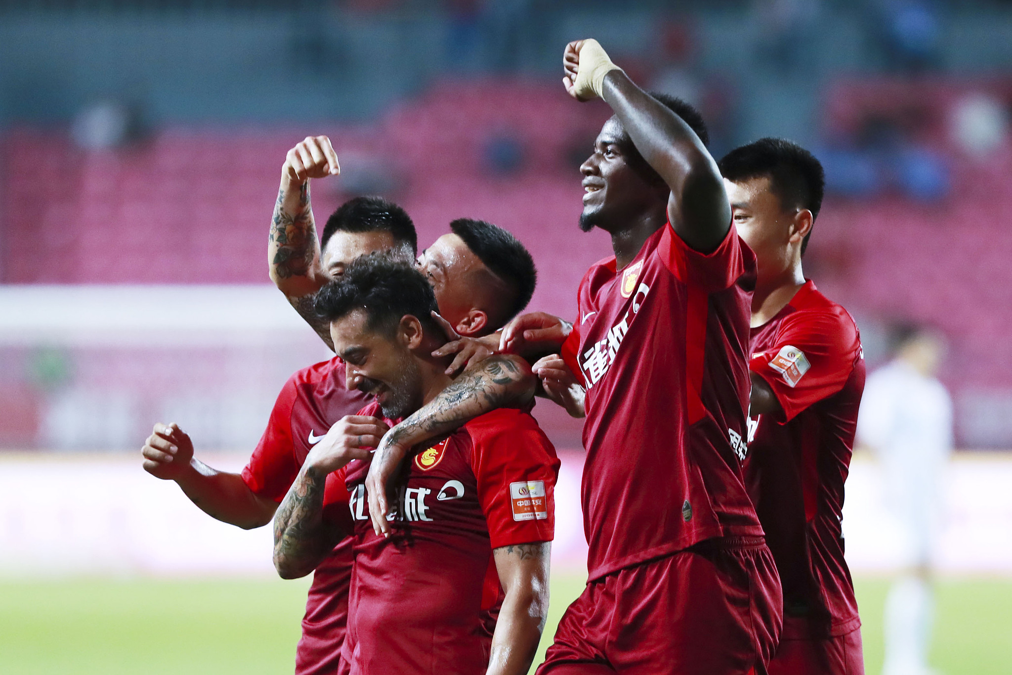 中国U17vs文莱U17：邝兆镭、万项首发，何思凡、金昱成出战