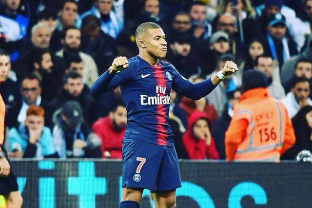 篮球火箭球员赛季得分持续增长