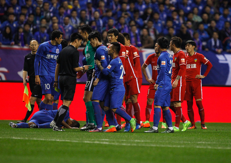 蓝黑门柱再塑？国米考量门将未来布局，解析维卡里奥方案