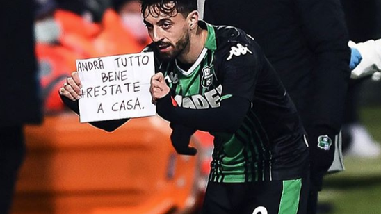 意甲球员在第12轮比赛中涂上红色面彩，向针对女性的暴力说不（意甲第12轮：球员以红色面彩发声，抵制针对女性的暴力）