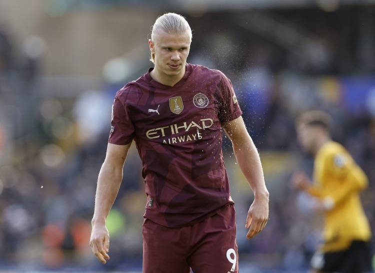 记者：申花队已于昨晚返回上海，迎来5天假期进行休整