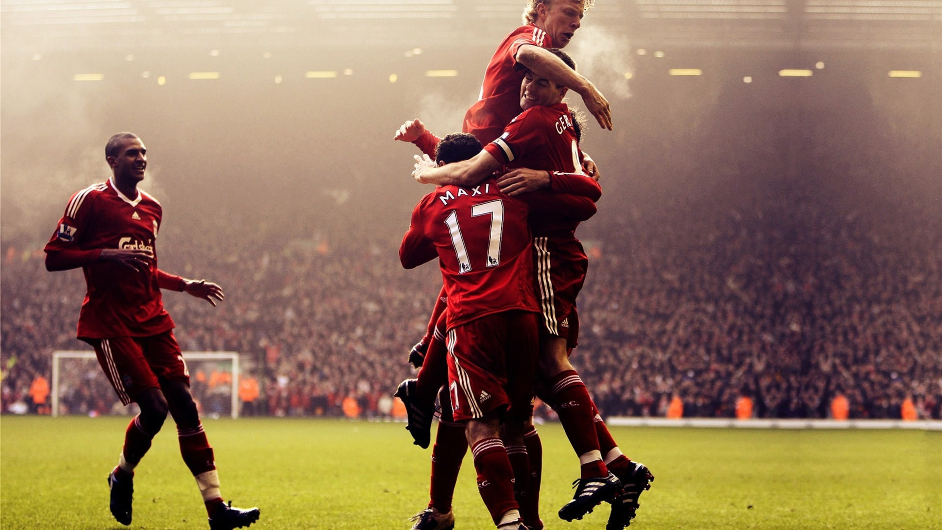 费内巴切官方：塔利斯卡右腿腘绳肌受伤，将缺席三到四周（费内巴切通报：塔利斯卡右腿腘绳肌受伤，预计缺席3至4周）