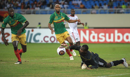 西甲半场：莫雷诺、科斯塔破门，比利亚雷亚尔1-1马略卡