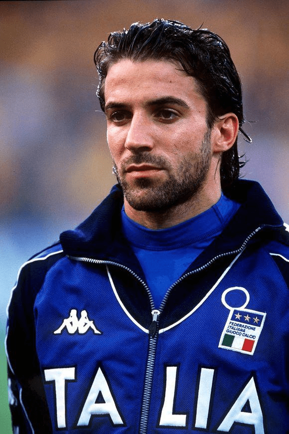 米兰跟队：米兰双雄探讨出售圣西罗冠名权，每年2000-3000万欧