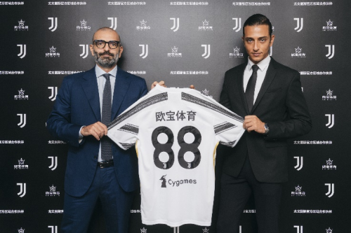 斯拉维亚主帅：我们让阿森纳踢得很艰难，但球队犯了致命失误