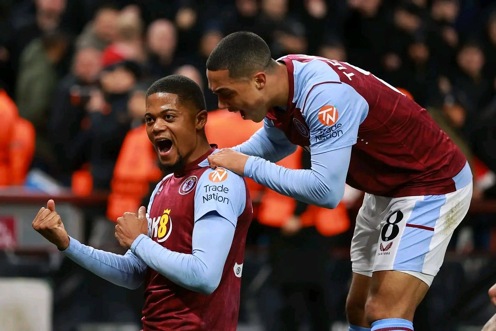 意甲第十四轮：萨索洛3-1逆转佛罗伦萨，紫百合陷入困境