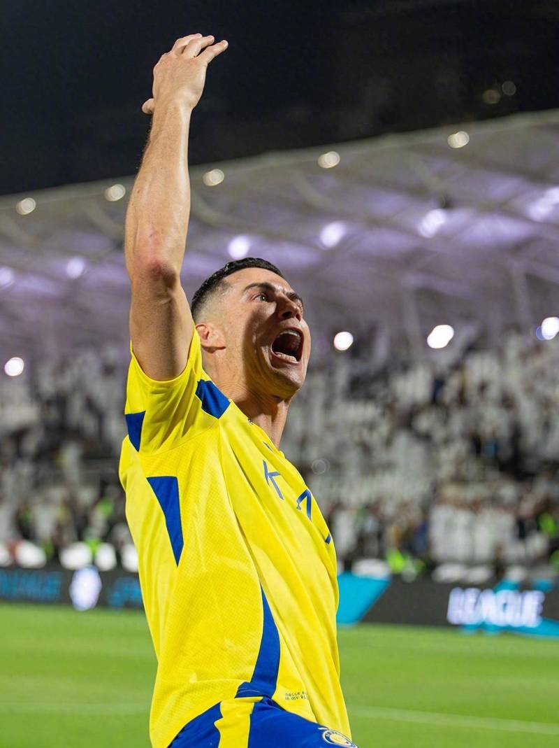 足球中超球队前锋脚踝受伤，赛季恐报销（中超球队锋线大将脚踝受伤，赛季或提前报销）