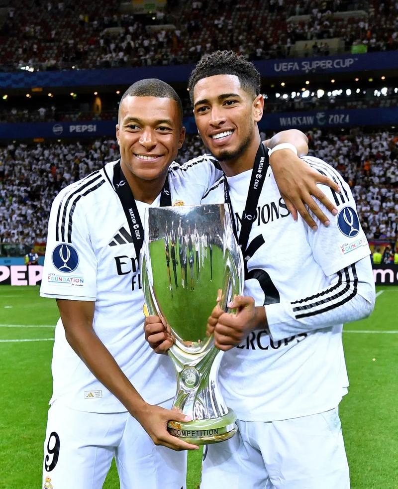 巴萨国王杯对手主帅：我女儿已经让我去要亚马尔和佩德里球衣了（巴萨国王杯对手主帅笑称：女儿催我向亚马尔和佩德里索要球衣）